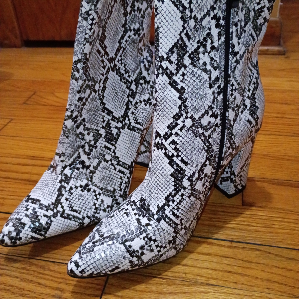 Elegant Snake Print Heeled Boots